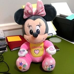 Pink Minnie mouse